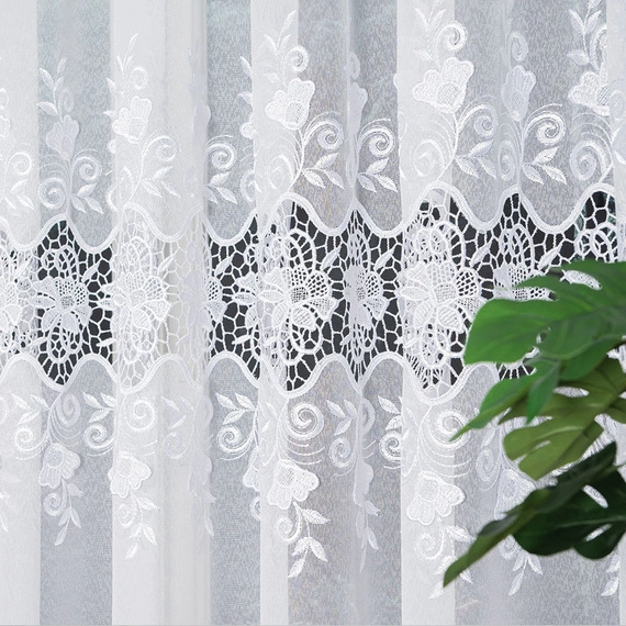 Firanka haftowana z aplikacją na metry 122625 / kolor biały / wysokość 180cm