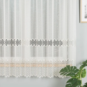 Firanka haftowana z aplikacją na metry 008897 / kolor kremowy / wysokość 175cm