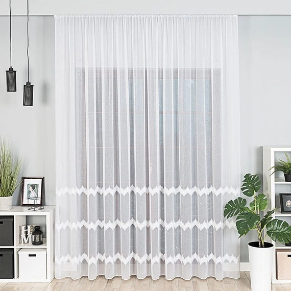 Firanka haftowana z wzorem pasowym 112750 / kolor biały z błyskiem / wysokość 280cm
