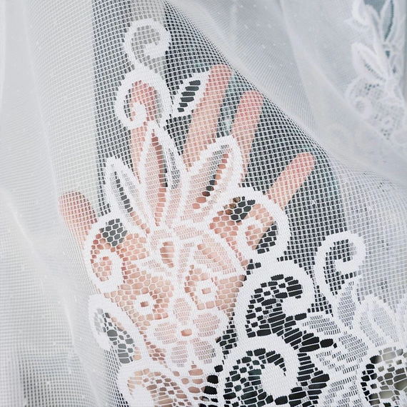 Firanka gotowa żakardowa 004304 / 330x120cm / kolor biały