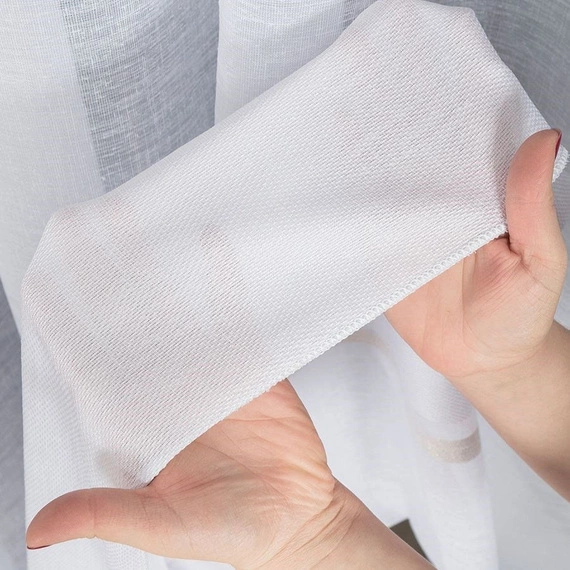 Firanka fantazyjna z wzorem na samym dole 000641 / kolor biały ze z złotym pasem / wysokość 330cm