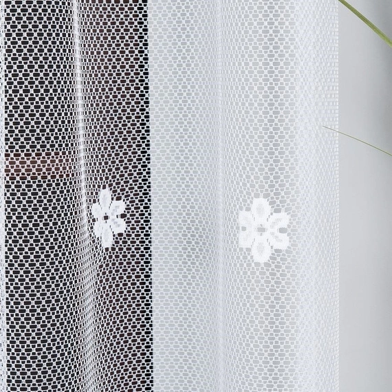 Firanka żakardowa 004421 / kolor biały / kupon 200x230cm