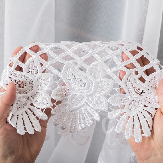 Firanka haftowana z aplikacją na metry 122469 / kolor biały / wysokość 180cm