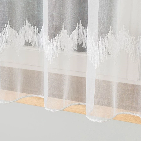Firanka haftowana z wzorem pasowym 112750 / kolor biały z błyskiem / wysokość 160cm