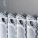 Firanka zazdroska haftowana na metry 015590 / kolor biały / wysokość 30cm