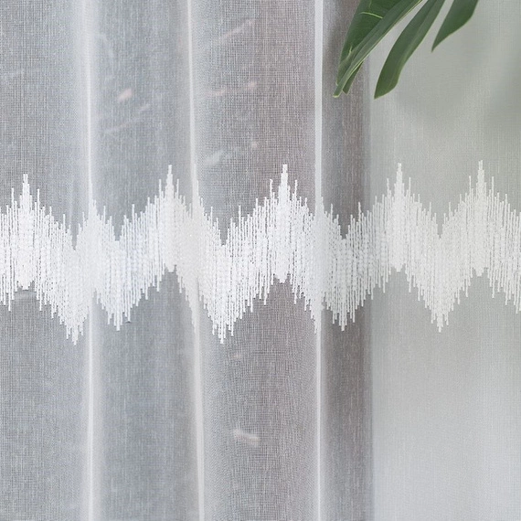 Firanka haftowana z wzorem pasowym 112750 / kolor biały z błyskiem / wysokość 280cm