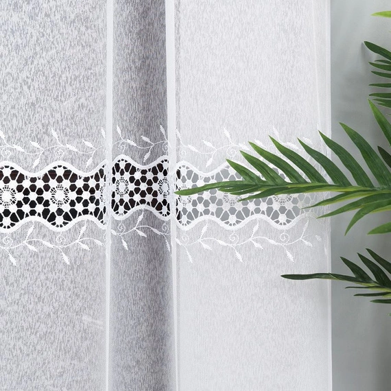 Firanka haftowana z aplikacją na metry 089060 / kolor biały / wysokość 280cm