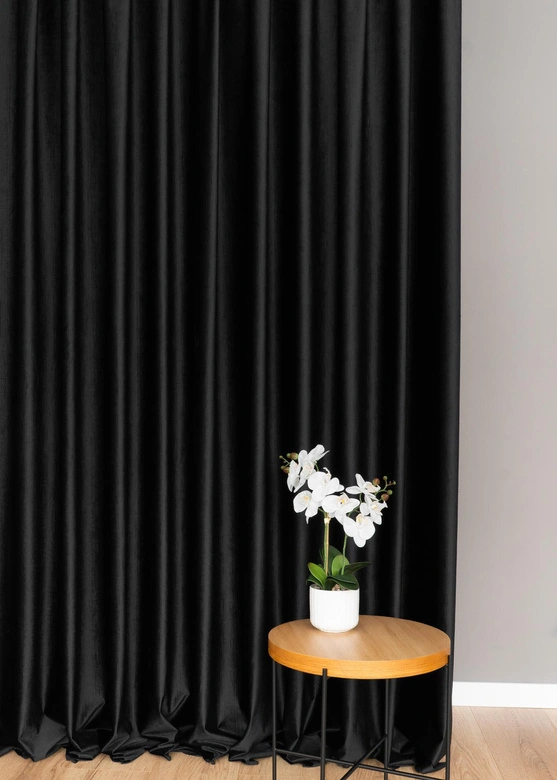 Tkanina zasłonowa VELVET EDEN prążkowana / wysokość 280cm / kolor 18 czarny