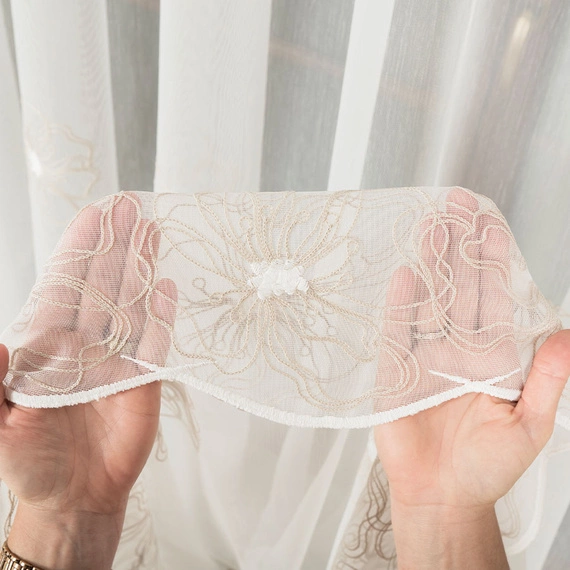 Firanka haftowana na metry 051204 / kolor krem + beż / kupon 150x280cm