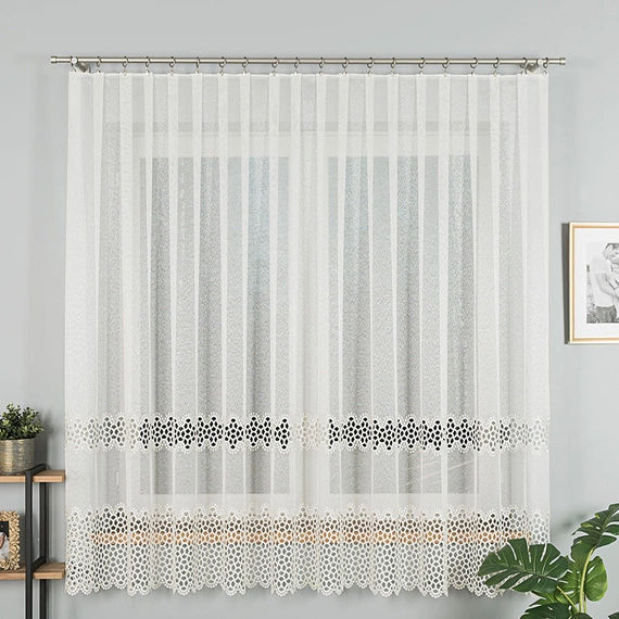 Firanka haftowana z aplikacją na metry 008897 / kolor kremowy / wysokość 175cm