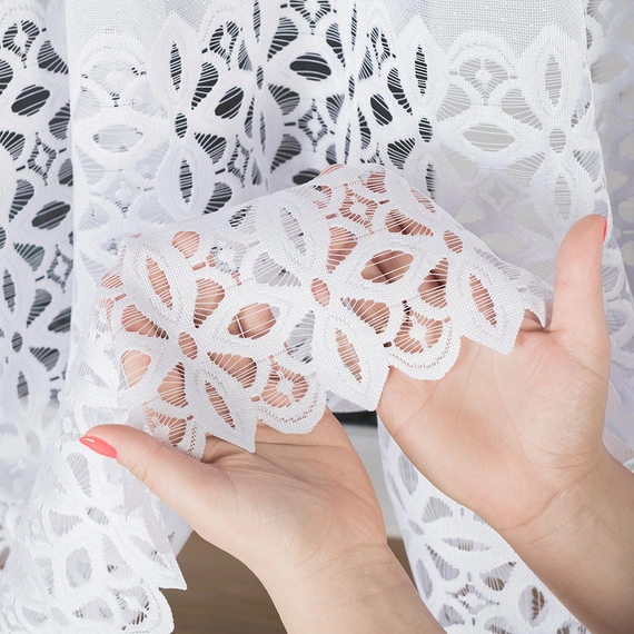 Firanka żakardowa na metry 018869 / kolor biały / kupon 80x140cm