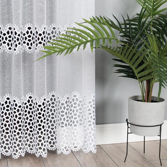 Firanka z aplikacją z wzorem pasowym 008897/ kolor biały / wysokość 280cm