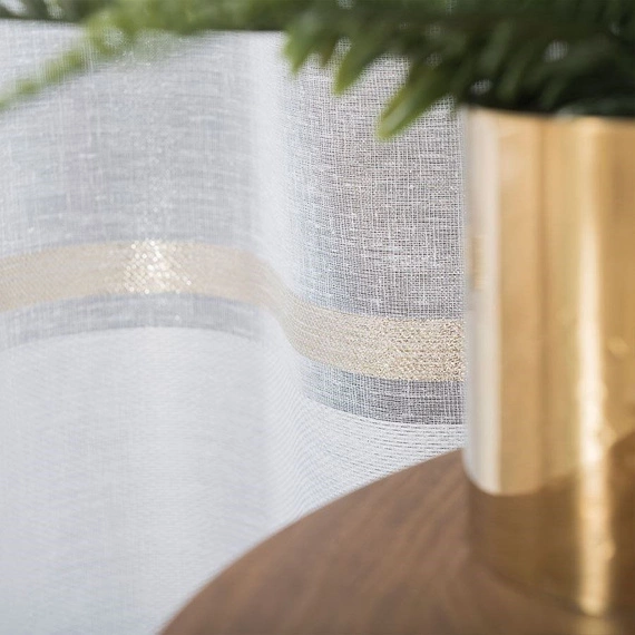 Firanka fantazyjna z wzorem na samym dole 000641 / kolor biały ze z złotym pasem / wysokość 330cm