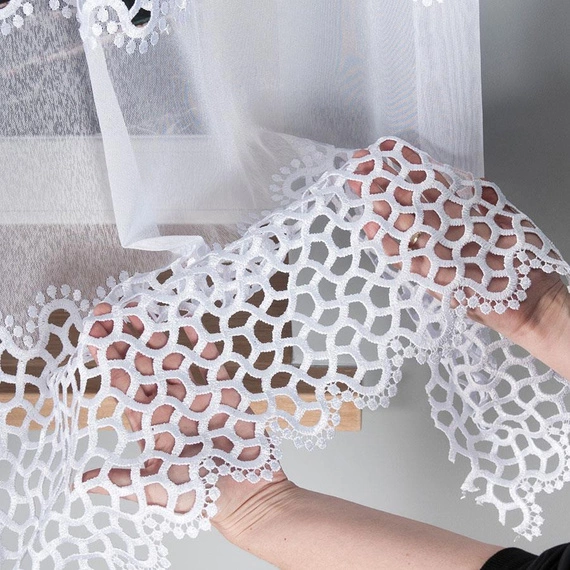 Firanka z aplikacją z wzorem pasowym 008897 / kolor biały / wysokość 160cm