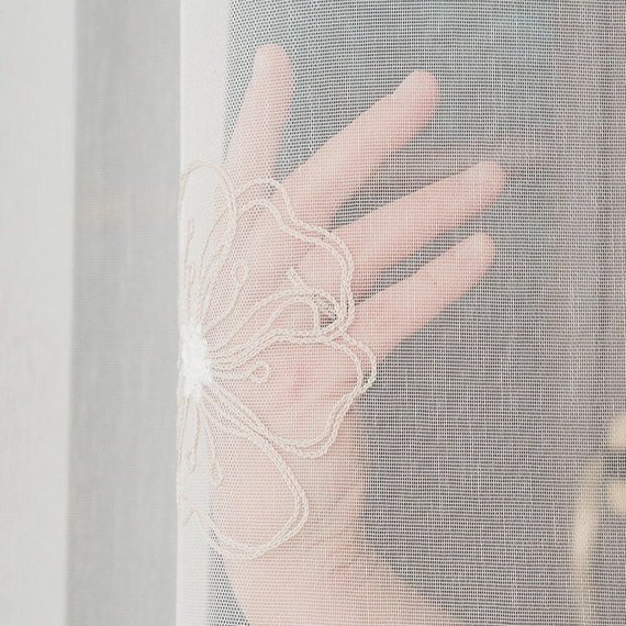 Firanka haftowana na metry 051204 / kolor krem + beż / kupon 150x280cm