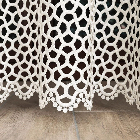 Firanka z aplikacją z wzorem pasowym 008897 / kolor kremowy / wysokość 280cm