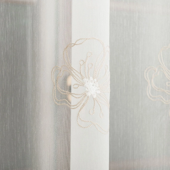 Firanka haftowana na metry 051204 / kolor krem + beż / kupon 150x280cm