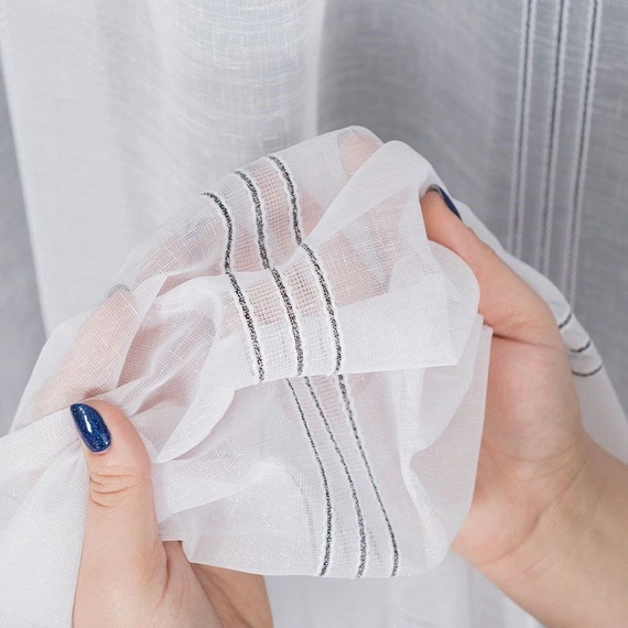 Firanka fantazyjna z pionowymi pasami 001215 / kolor biały z czarnym / wysokość 300cm