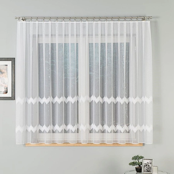 Firanka haftowana z wzorem pasowym 112750 / kolor biały z błyskiem / wysokość 160cm