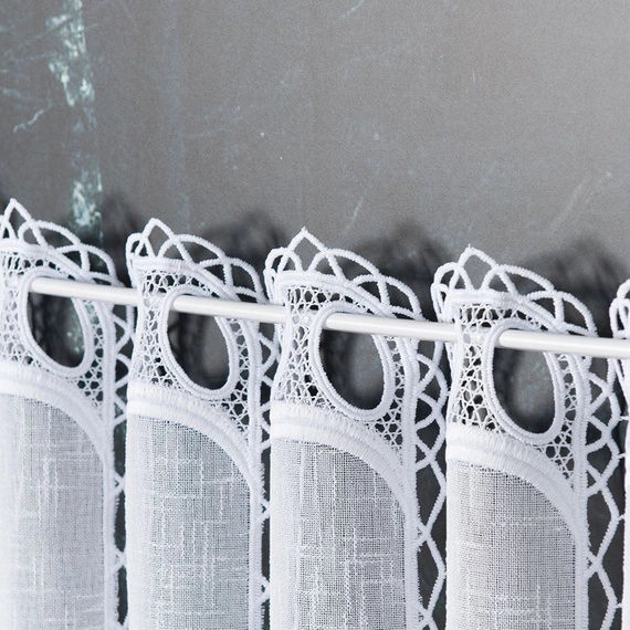 Firanka zazdroska haftowana na metry 015590 / kolor biały / wysokość 30cm